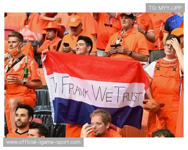 联赛暂停消息传出球迷群情激愤